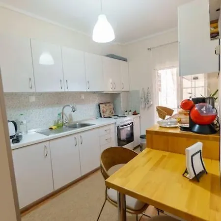 Cosy Near The Centre Apartment